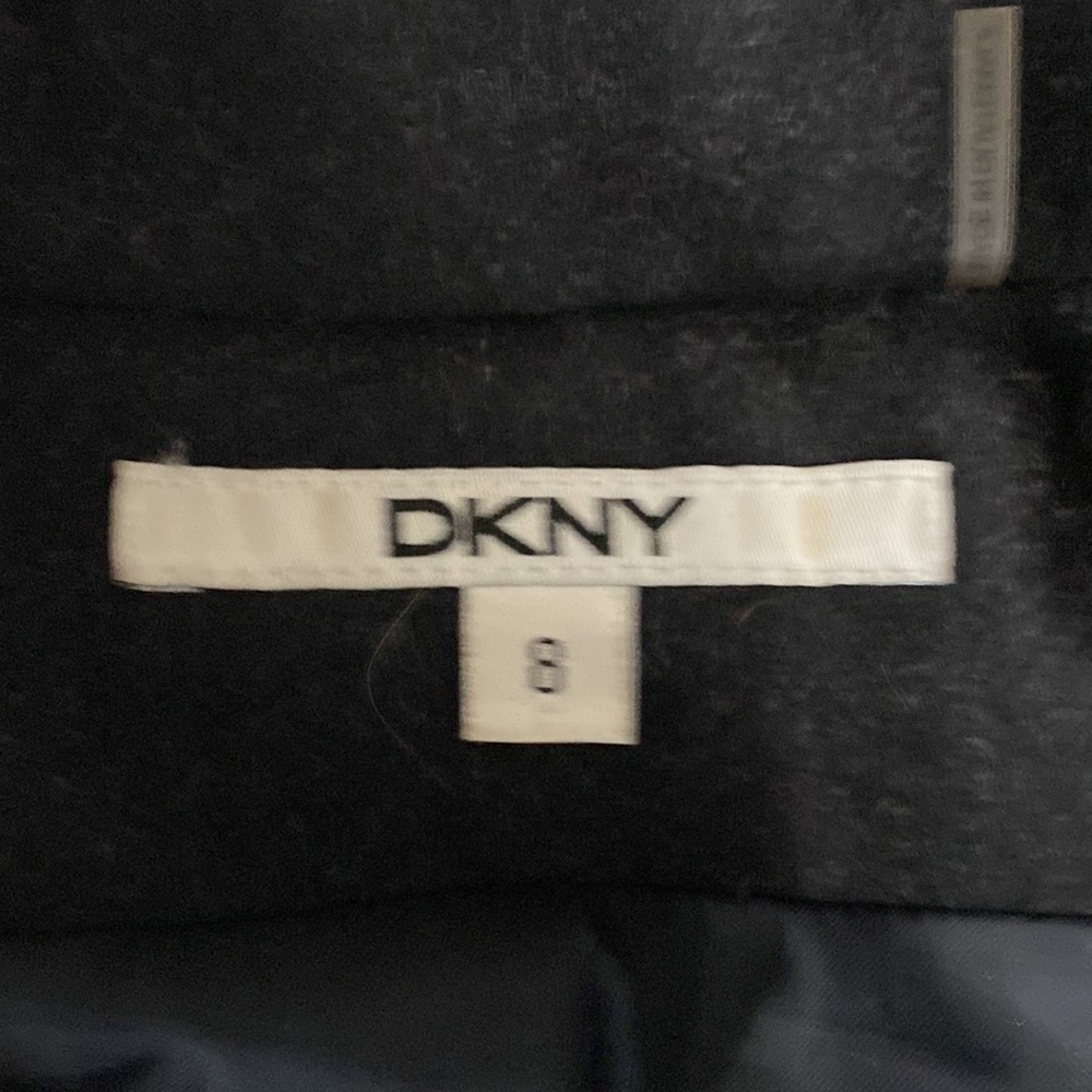 Women’s coat. - Picture 2 of 5